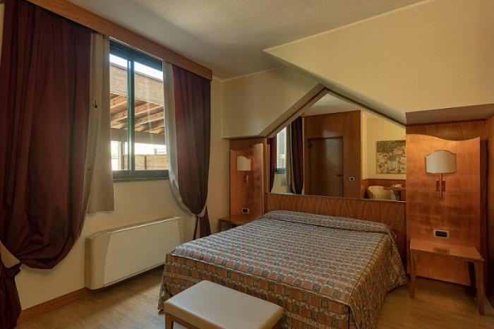 Hotel Motel Futura Paderno Dugnano Exteriör bild
